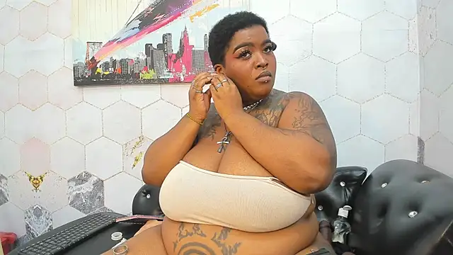 Anaa Fuentess online show from 11, 5, 2026