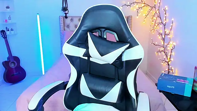 Snapshot of LenaStylesOA chatting on 25, 3, 2026 LenaStylesOA online show from 25, 3, 2026