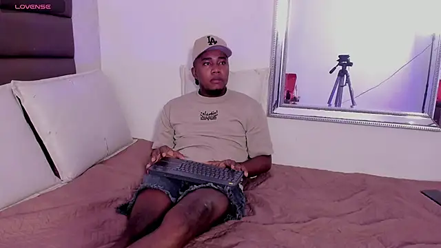 Snapshot of Duo69Sexual chatting on 4, 10, 2025 Duo69Sexual online show from 4, 10, 2025