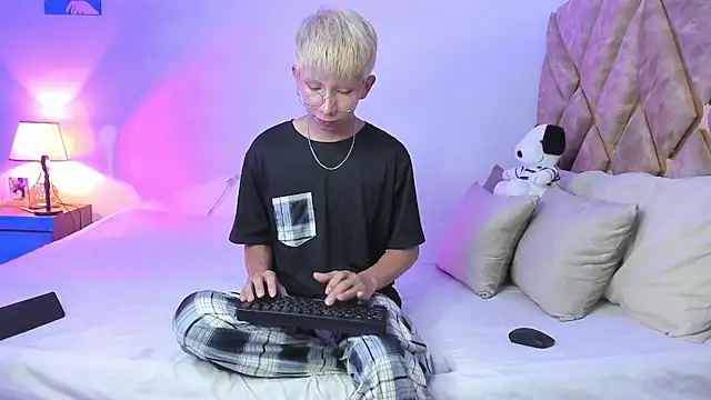 Hyunjin Son online show from 12, 1, 2026