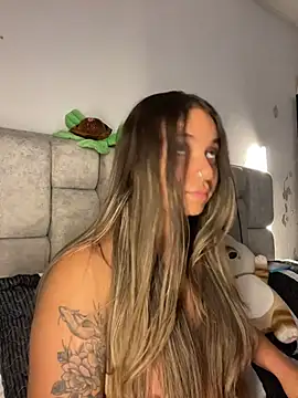 Snapshot of AnnyLopezzz_ chatting on 7, 7, 2026 AnnyLopezzz online show from 7, 7, 2026