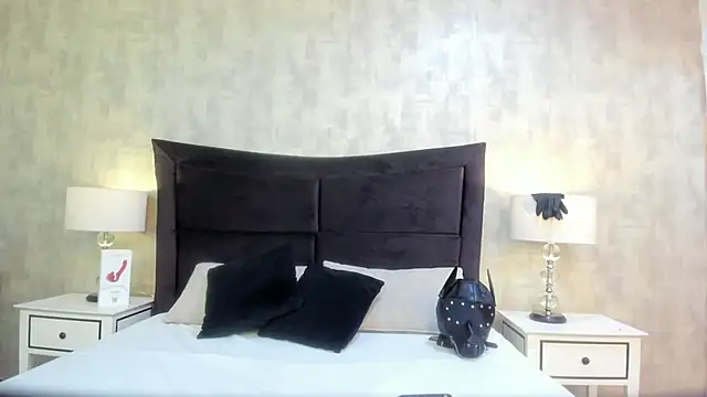 Snapshot of BarbaraLeython1 chatting on 19, 10, 2025 BarbaraLeython1 online show from 19, 10, 2025