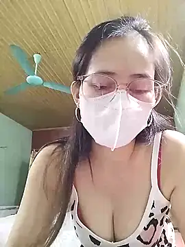 Snapshot of HELEN686 chatting on 4, 10, 2025 HELEN686 online show from 4, 10, 2025