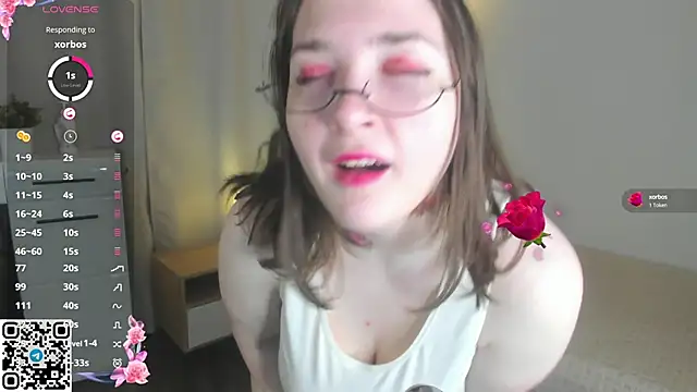 Snapshot of LakeshiaVodopich chatting on 3, 10, 2025 LakeshiaVodopich online show from 3, 10, 2025