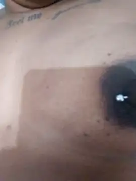 Snapshot of nessinha12 chatting on 3, 11, 2025 nessinha12 online show from 3, 11, 2025