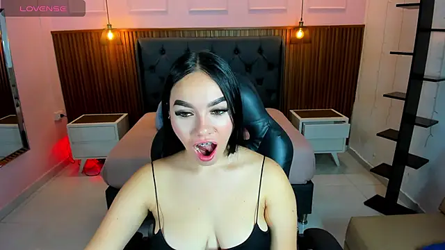MOLLYSPENCER1 online show from 27, 5, 2026
