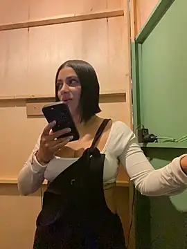 Snapshot of AlannaEvons chatting on 2, 12, 2025 AlannaEvons online show from 2, 12, 2025