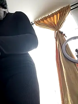 Snapshot of AlannaEvons chatting on 5, 12, 2025 AlannaEvons online show from 5, 12, 2025