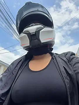 Snapshot of AlannaEvons chatting on 4, 3, 2026 AlannaEvons online show from 4, 3, 2026