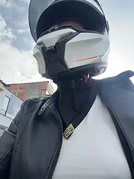 Snapshot of AlannaEvons chatting on 5, 4, 2026 AlannaEvons online show from 5, 4, 2026