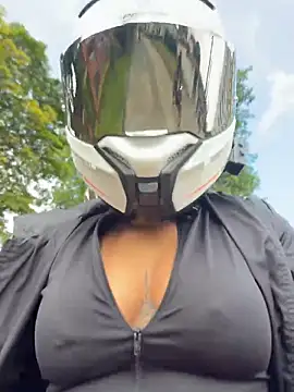 AlannaEvons online show from 9, 5, 2026