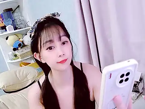 CatLovesapple online show from 8, 9, 2025