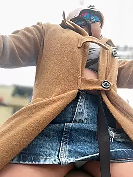 Snapshot of -Mia1 chatting on 5, 3, 2026 -Mia1 online show from 5, 3, 2026