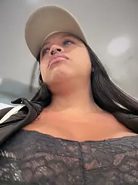 Snapshot of -Mia1 chatting on 6, 4, 2026 -Mia1 online show from 6, 4, 2026