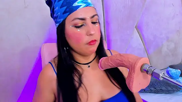 Snapshot of Victoriia_Queen chatting on 1, 11, 2025 Victoriia Queen online show from 1, 11, 2025