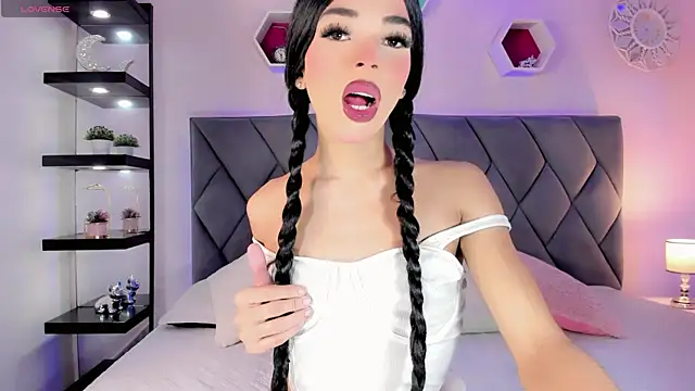 Amira Ember online show from 29, 6, 2026