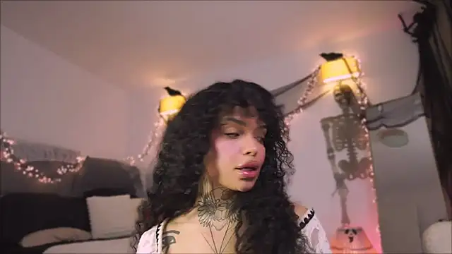 Snapshot of Brianna_Moon chatting on 23, 10, 2025 Brianna Moon online show from 23, 10, 2025