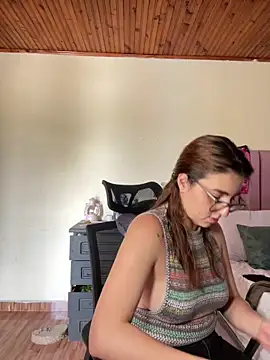 CoraVibes online show from 10, 9, 2025