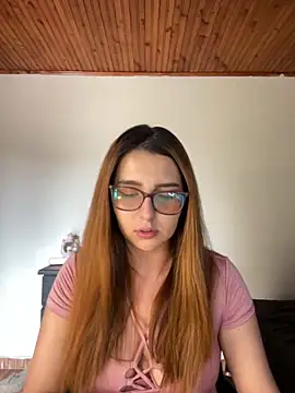 CoraVibes online show from 2, 10, 2025