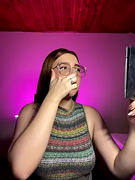 CoraVibes online show from 18, 11, 2025