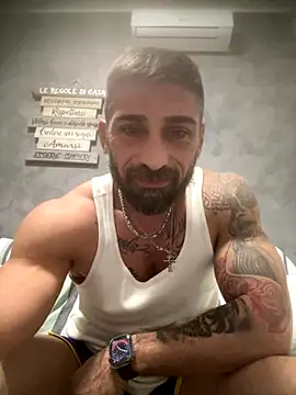 Snapshot of GmGit chatting on 6, 11, 2025 GmGit online show from 6, 11, 2025