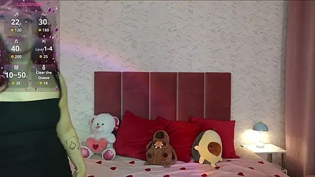 CoralineSky online show from 12, 9, 2025