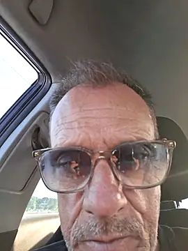 Snapshot of Nikolis77 chatting on 29, 4, 2026 Nikolis77 online show from 29, 4, 2026