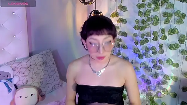 Lexyy Bluee online show from 9, 4, 2026