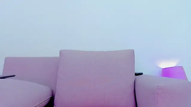 valentinarios  online show from 17, 9, 2025