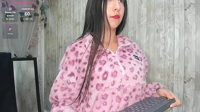 Snapshot of Sophi_Thaylorr chatting on 11, 9, 2025 Sophi Thaylorr online show from 11, 9, 2025