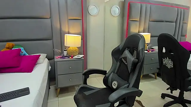 EimmyJones online show from 7, 11, 2025