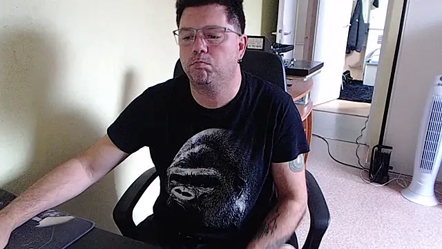 Snapshot of blueandwhite1 chatting on 20, 9, 2025 blueandwhite1 online show from 20, 9, 2025