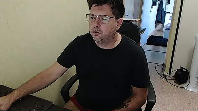 Snapshot of blueandwhite1 chatting on 1, 10, 2025 blueandwhite1 online show from 1, 10, 2025