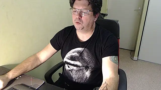 Snapshot of blueandwhite1 chatting on 8, 1, 2026 blueandwhite1 online show from 8, 1, 2026