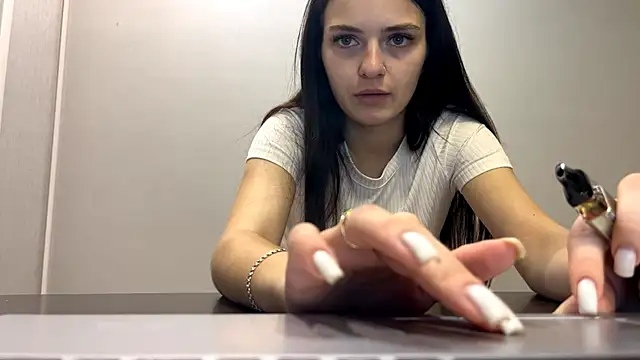 TianaWidell online show from 4, 10, 2025