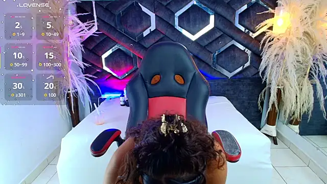 Zoe-Johnson  online show from 11, 11, 2025