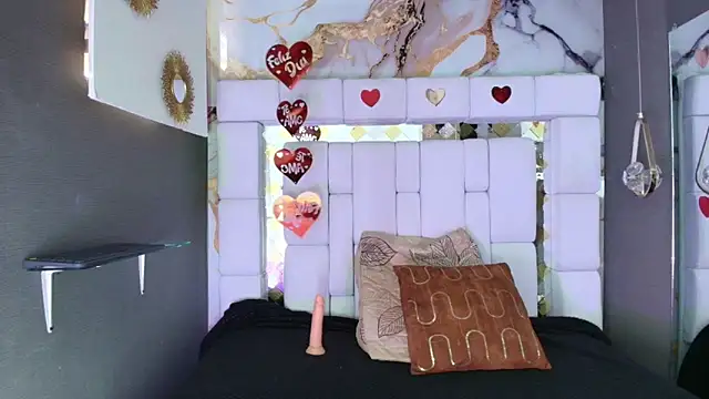 Samantha-Colins  online show from 17, 9, 2025