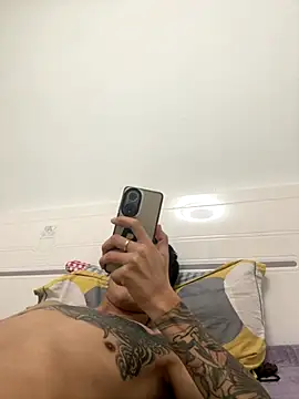 Snapshot of YJBJ258258 chatting on 9, 11, 2025 YJBJ258258 online show from 9, 11, 2025