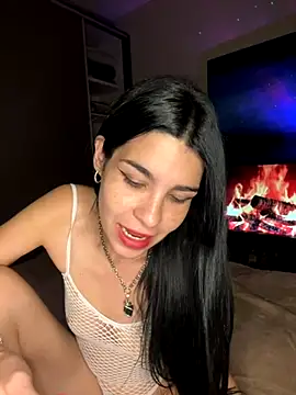 IaraStone online show from 10, 11, 2025