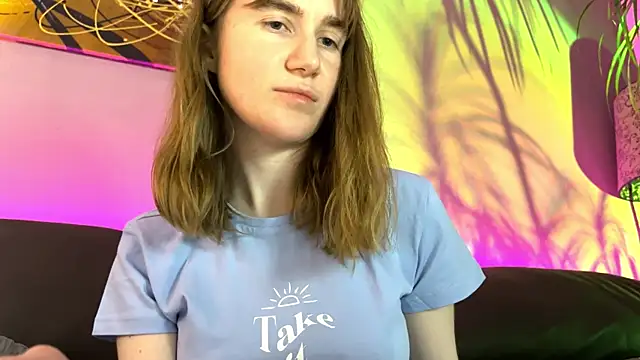 Snapshot of velina__ chatting on 18, 9, 2025 velina   online show from 18, 9, 2025