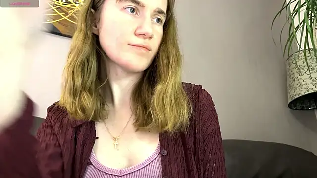 Snapshot of velina__ chatting on 5, 10, 2025 velina   online show from 5, 10, 2025