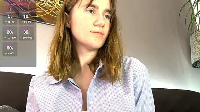 Snapshot of velina__ chatting on 11, 10, 2025 velina   online show from 11, 10, 2025