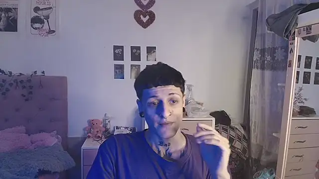 Snapshot of 2cyboy_ chatting on 22, 9, 2025 2cyboy online show from 22, 9, 2025