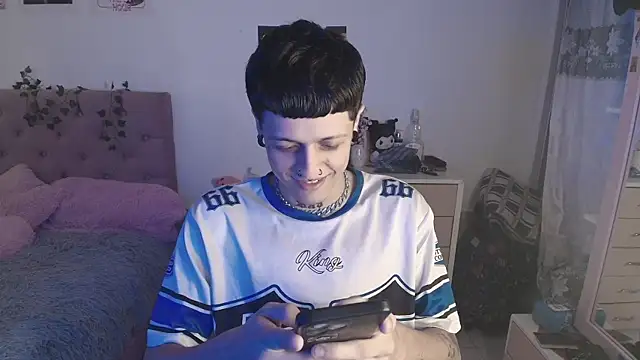 Snapshot of 2cyboy_ chatting on 27, 9, 2025 2cyboy online show from 27, 9, 2025