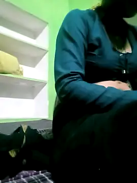 Hot tin74 online show from 18, 4, 2026