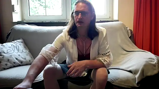 Cleohot1977 online show from 26, 10, 2025