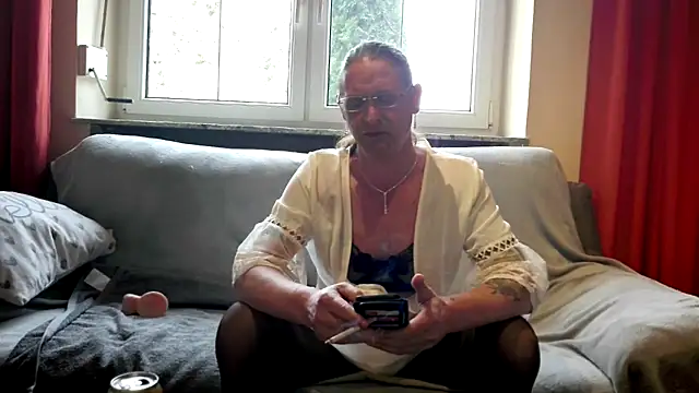 Cleohot1977 online show from 13, 2, 2026