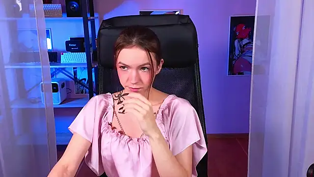 Loona Eclipse online show from 23, 9, 2025