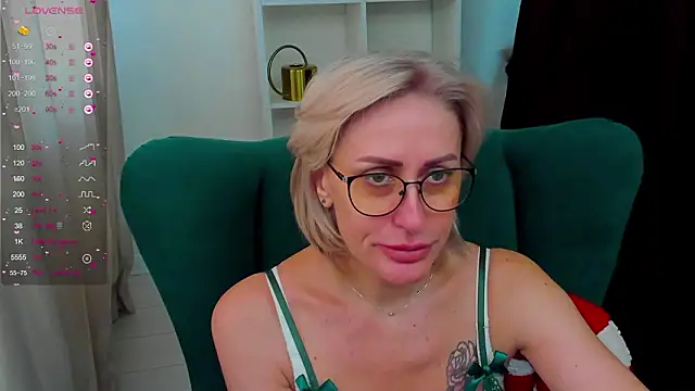 Snapshot of PamellaMurphy chatting on 2, 3, 2026 PamellaMurphy online show from 2, 3, 2026