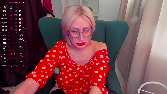 Snapshot of PamellaMurphy chatting on 6, 3, 2026 PamellaMurphy online show from 6, 3, 2026